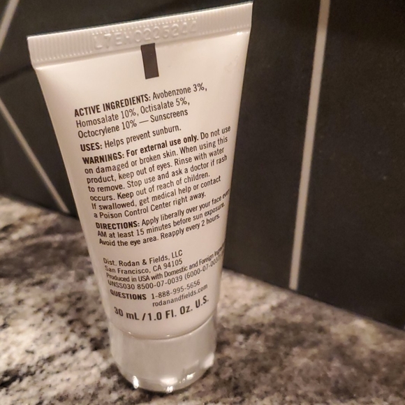 UNBLEMISH Matte Defense - Picture 2 of 4